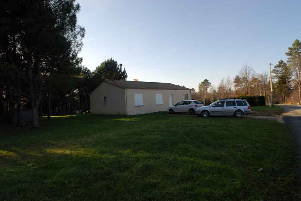 11 - Bussac – Image 2