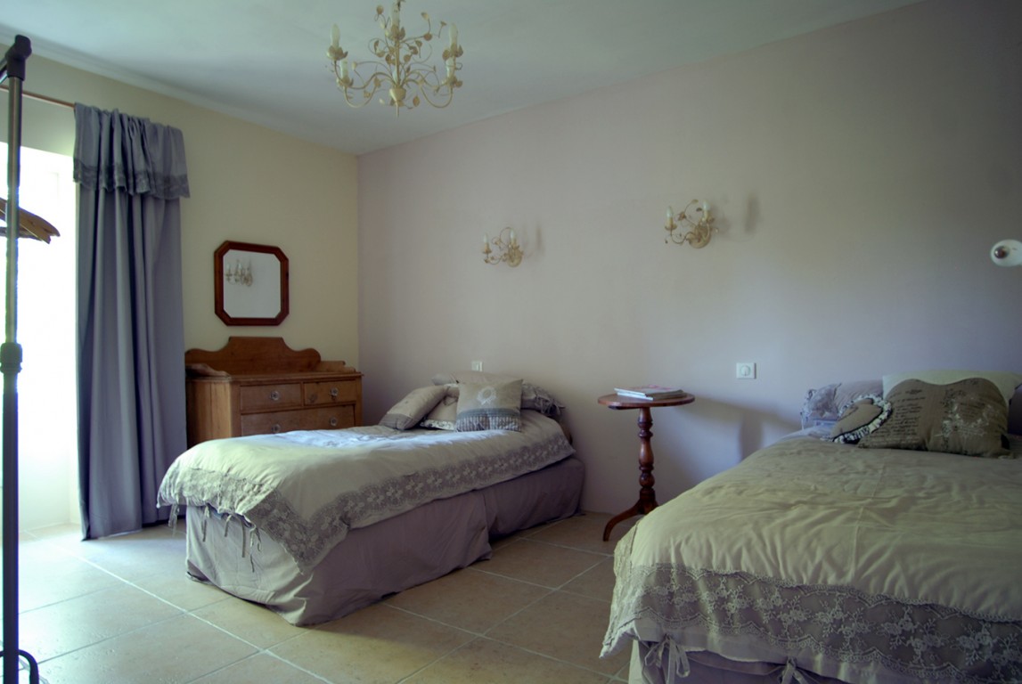 6453 - Saint Vincent de Jalmoutiers – Image 42